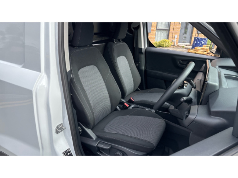 Ford Transit Courier E-Transit Courier 100kW 43kWh Trend Van Auto